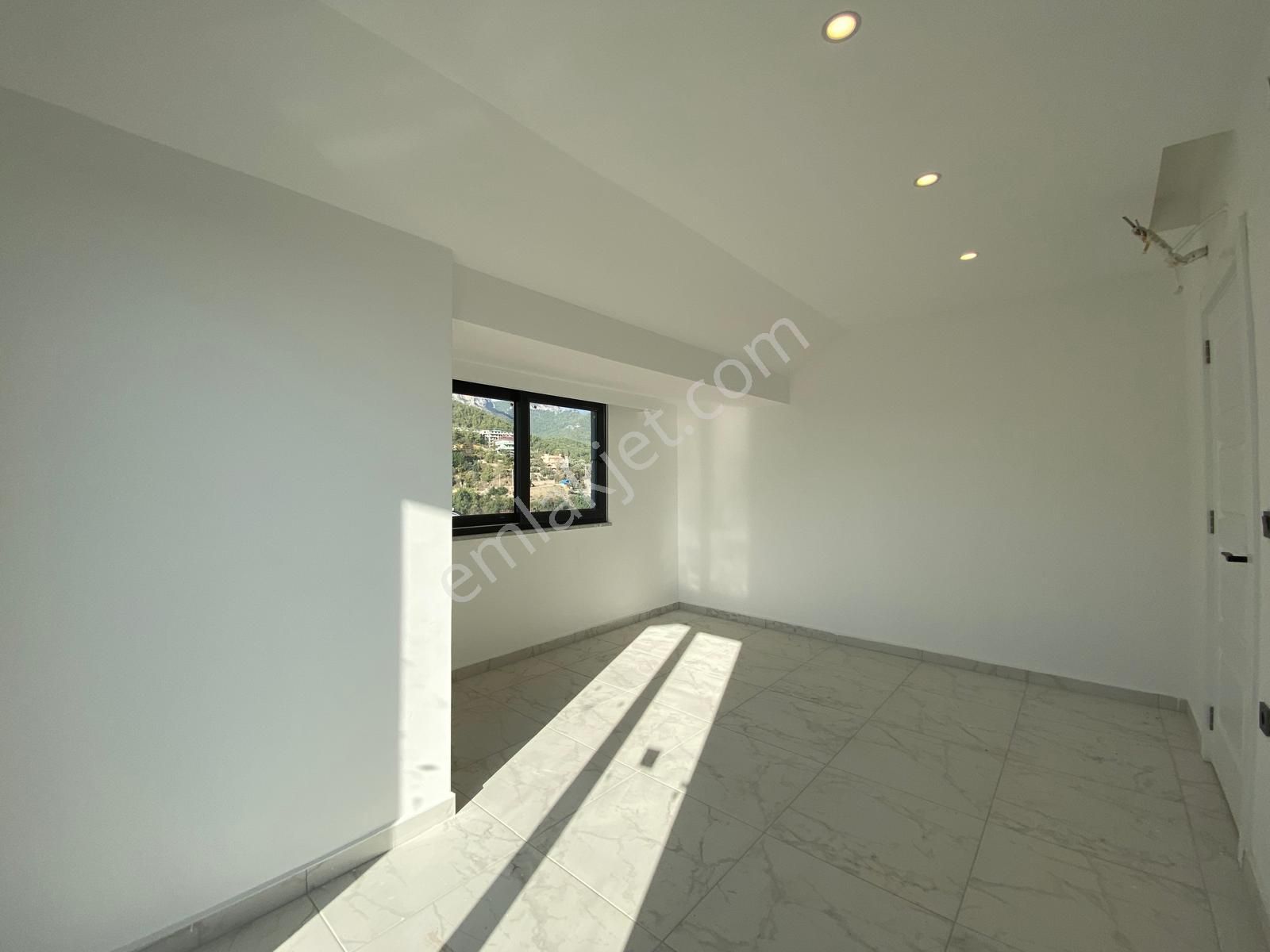 Alanya Çıplaklı'da Satılık 3+1 Full Manzaralı Sıfır Daire - Görsel 22