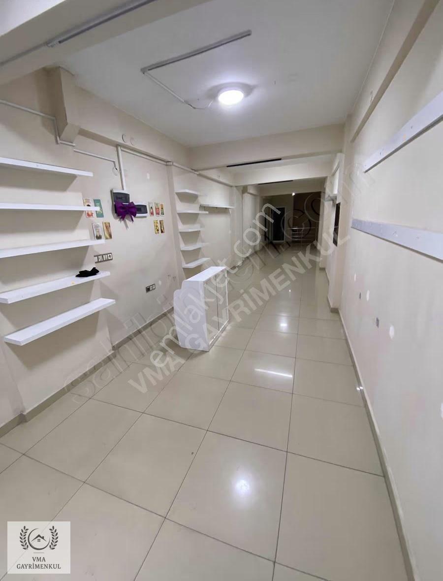 İncirliovada Arif Ozan Caddesi Üzerinde Satılık 120m2 Dükkan