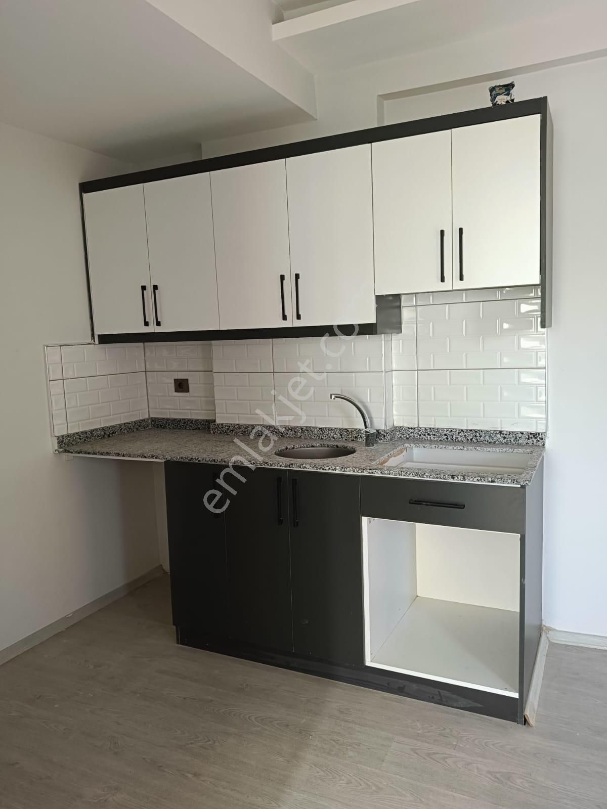 Sarıçam Çınarlı Da Eminevim Sistemine Uygun 1+1 Acil Satılık