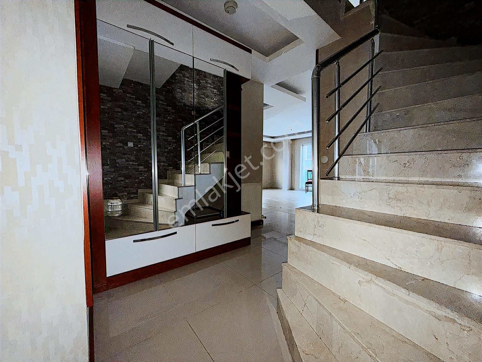 Merkezi Konumda Asansörlü 4+1 Yapılı Teraslı Dubleks Daire - Görsel 13