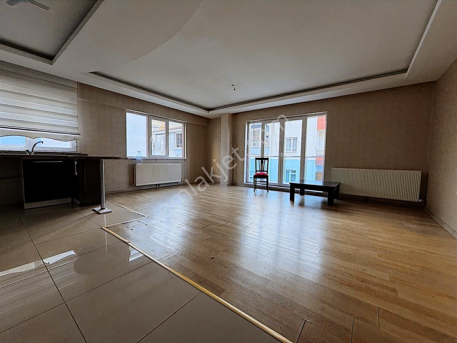 Merkezi Konumda Asansörlü 4+1 Yapılı Teraslı Dubleks Daire