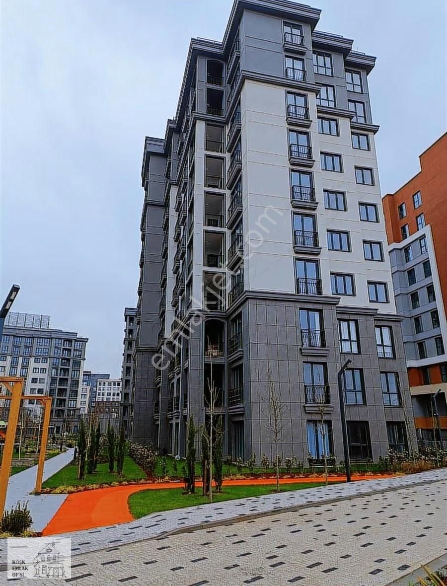 Mavera Başakşehir 4+1 Üç Cepheli 179 M2 Ara Kat Satılık Daire