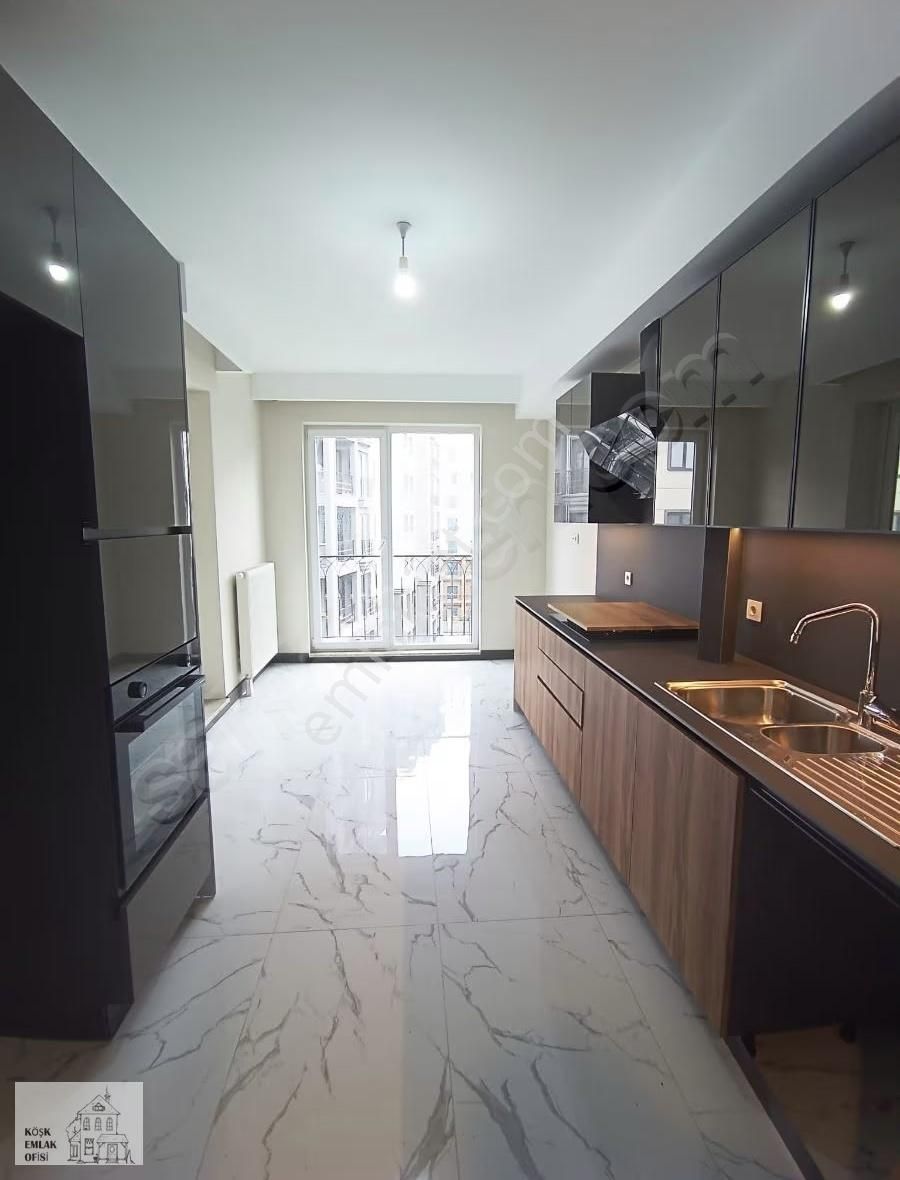 Mavera Başakşehir 4+1 Üç Cepheli 179 M2 Ara Kat Satılık Daire - Görsel 11