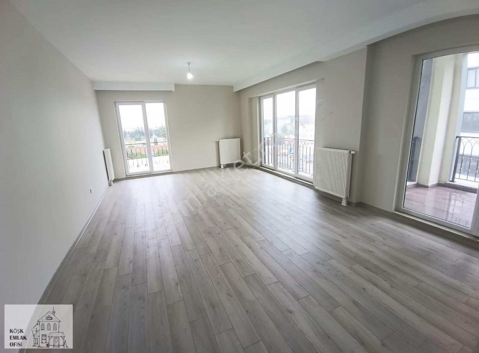 Mavera Başakşehir 4+1 Üç Cepheli 179 M2 Ara Kat Satılık Daire - Görsel 4