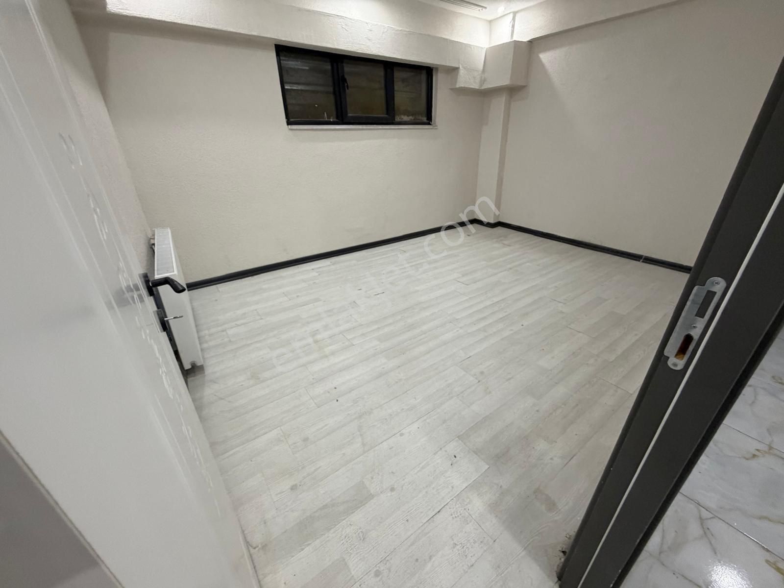 50. Yıl Mah Ctesi Pazarına Yakın 3+1 120 M2 Yabancıya Uygun Kiralık Bahçe Katı Daire - Görsel 2