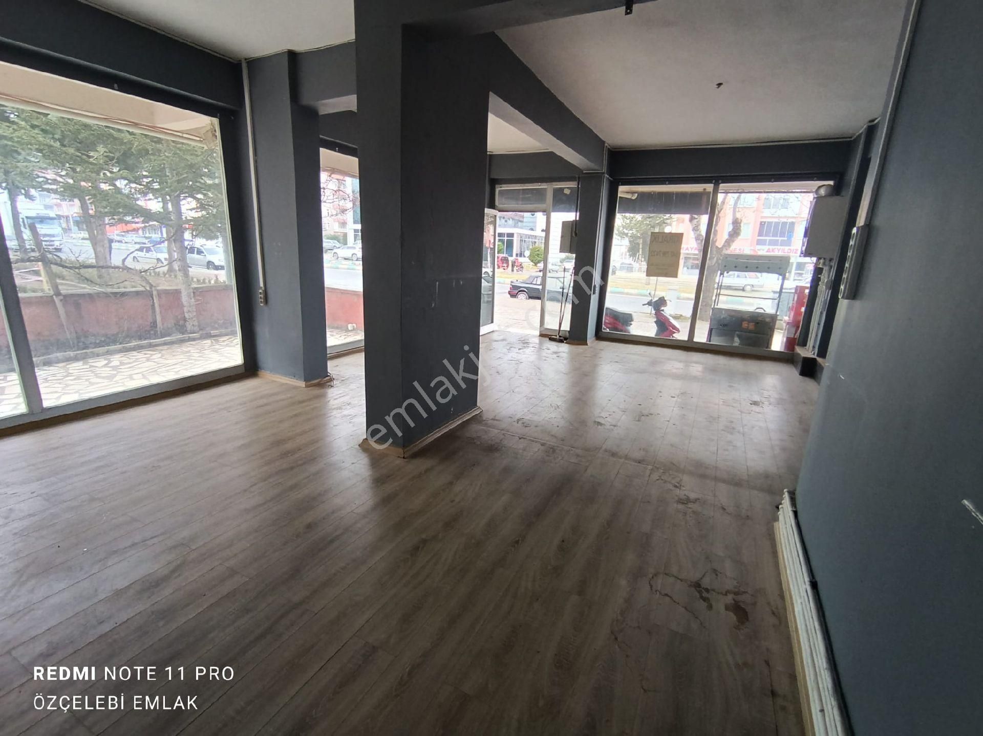 Özçelebi'den İstasyon Cadde Üzeri Köşe Kiralık Dükkan - Görsel 4