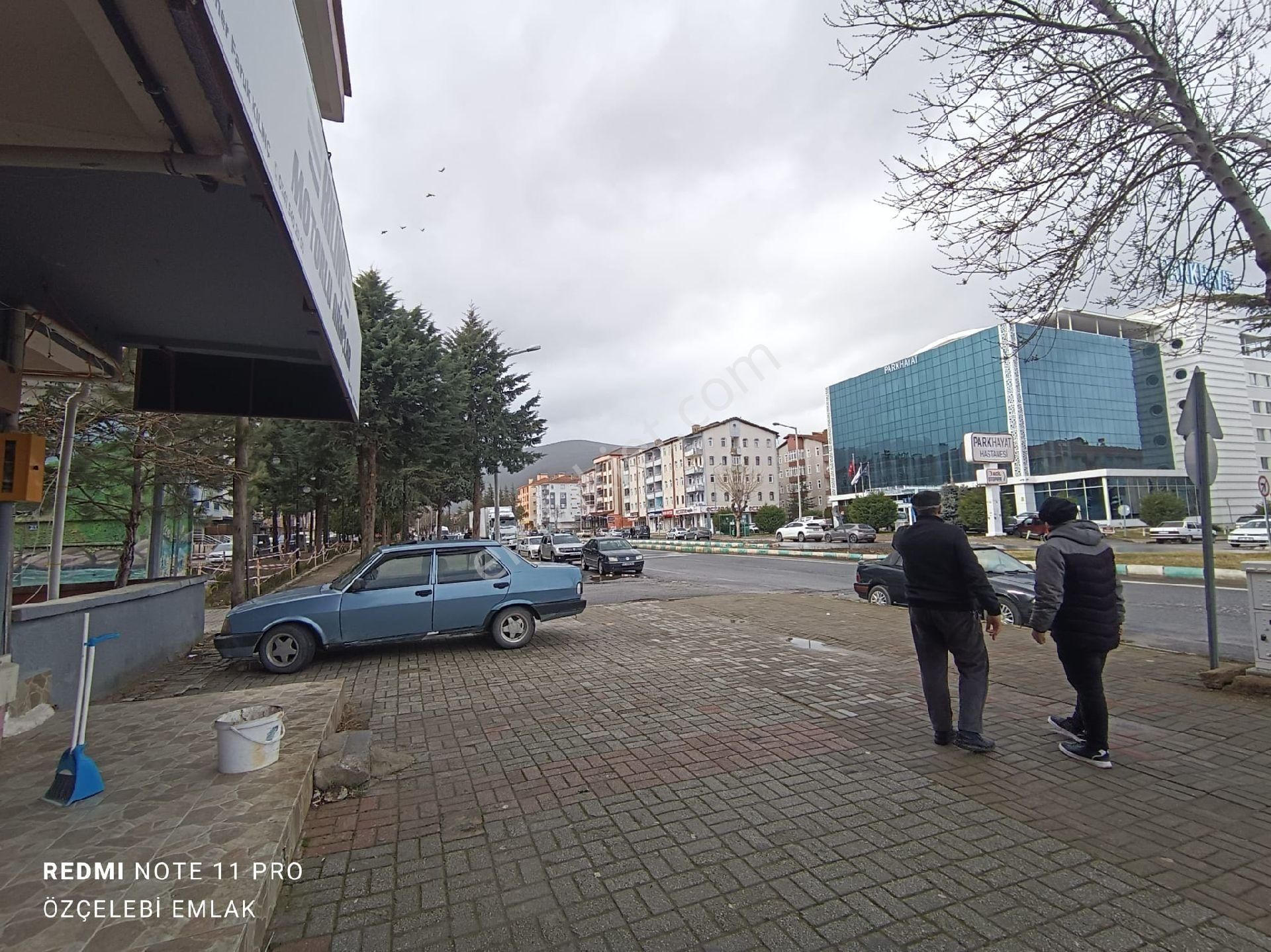 Özçelebi'den İstasyon Cadde Üzeri Köşe Kiralık Dükkan - Görsel 12
