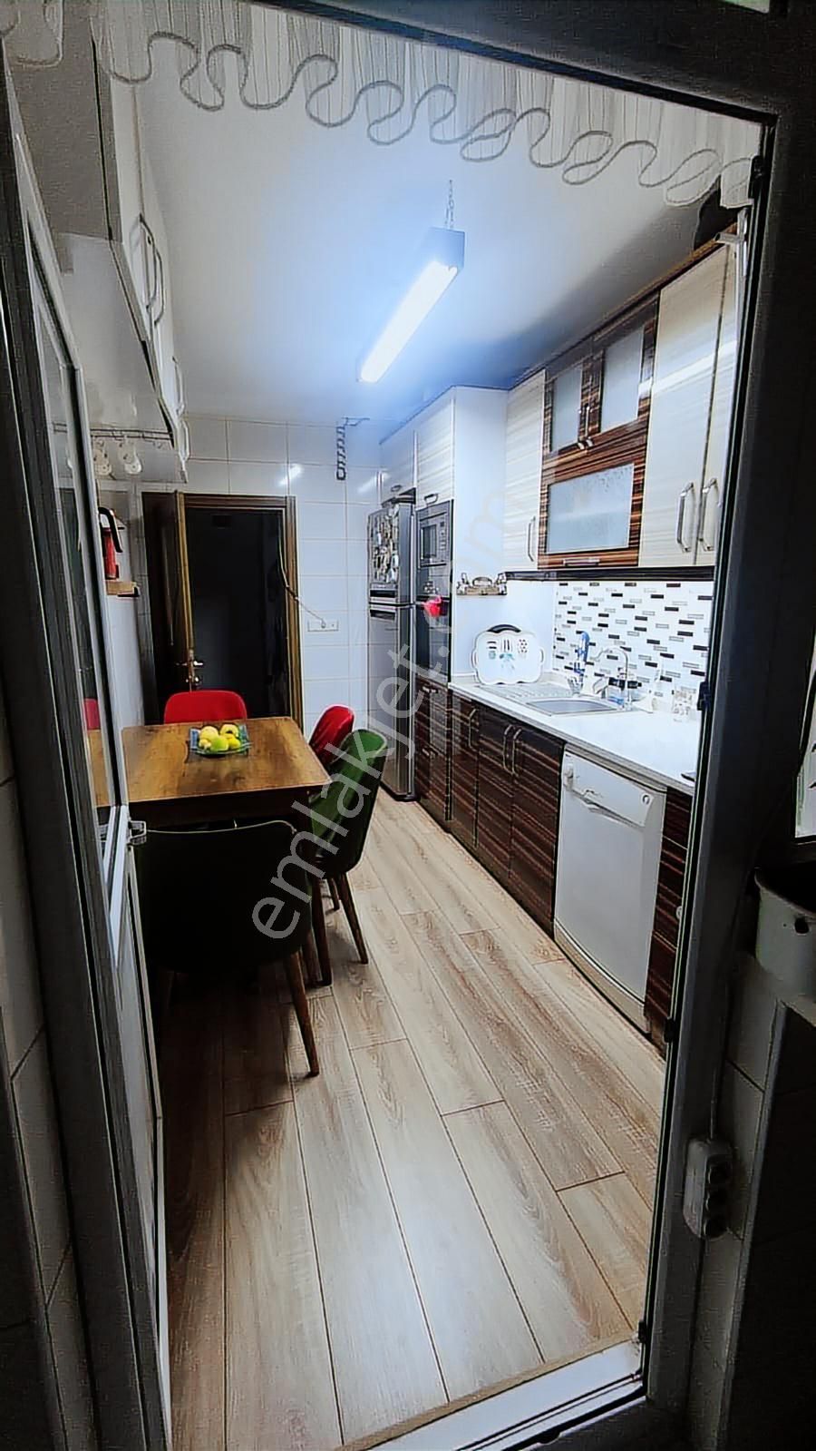 Çamçeşme Mah Arakat Ferah Balkonlu Temiz 3+1 Satılık Daire - Görsel 11
