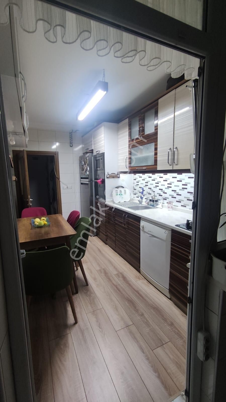 Çamçeşme Mah Arakat Ferah Balkonlu Temiz 3+1 Satılık Daire - Görsel 2