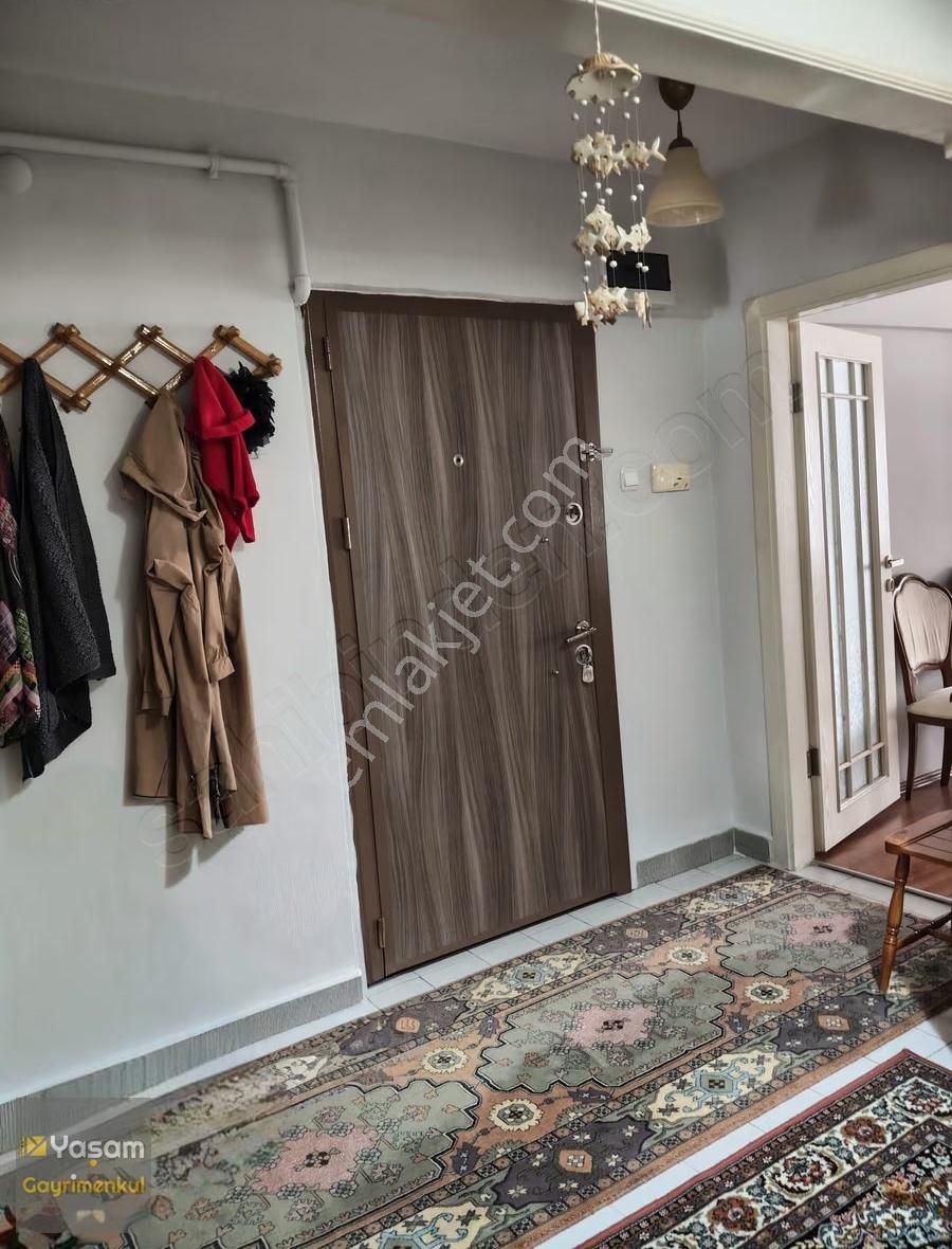 Beyazıt Cad. Üzerinde Ara Kat Asansörlü Çift Cephe 2+1 Daire - Görsel 8