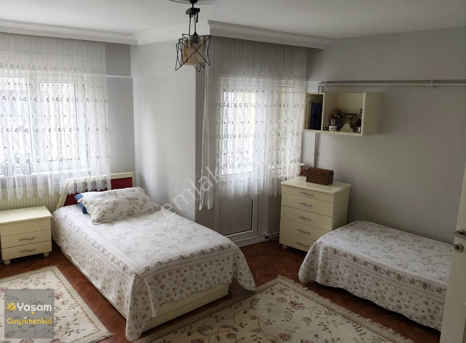 Beyazıt Cad. Üzerinde Ara Kat Asansörlü Çift Cephe 2+1 Daire - Görsel 14