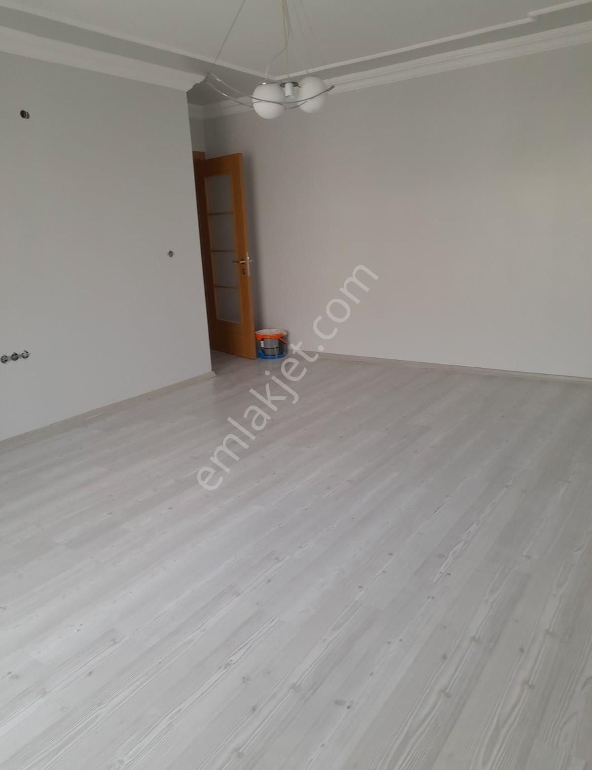 Mustafapaşa Mah Balkonlu Geniş Temiz En Üst Kat Satılık Daire - Görsel 8