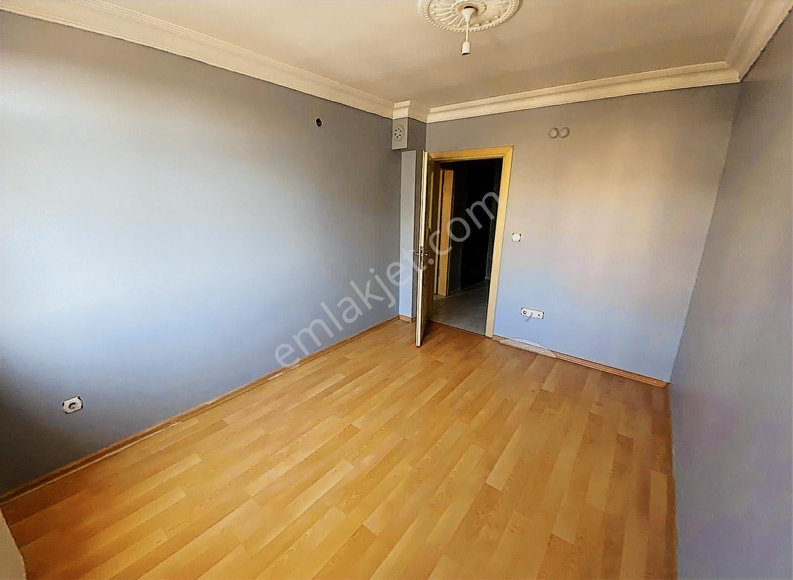 Mimar Sinan Mah Balkonlu En Üst Kat Temiz Ferah 2+1 Daire - Görsel 13