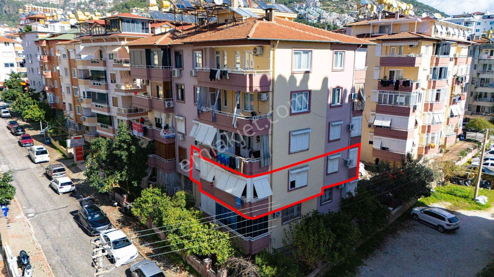 Alanya Merkez 3+1 Ayrı Mutfak Aile Apartmanı Fırsat Acil (ru.en.
