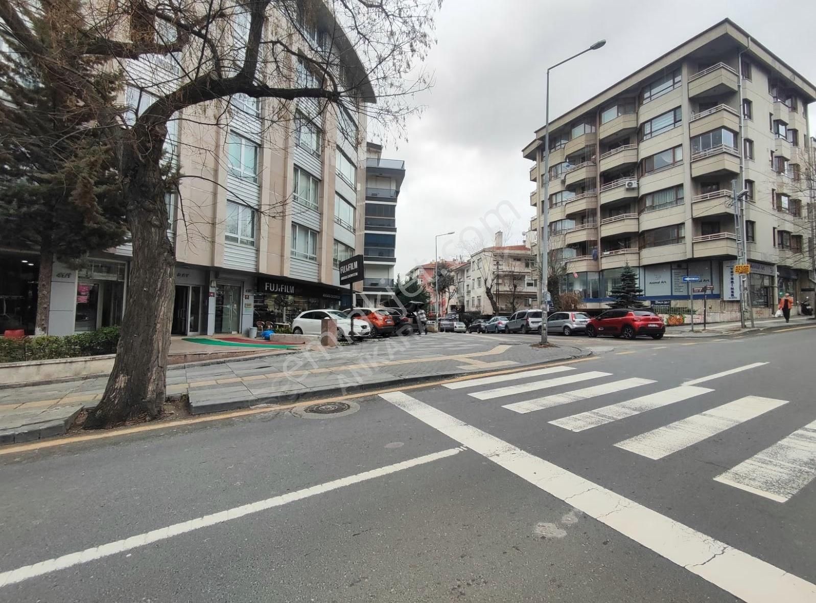 Ankara Emlak'tan Esat'ta 2+1 Full Yapılı Geniş Satılık Daire - Görsel 28