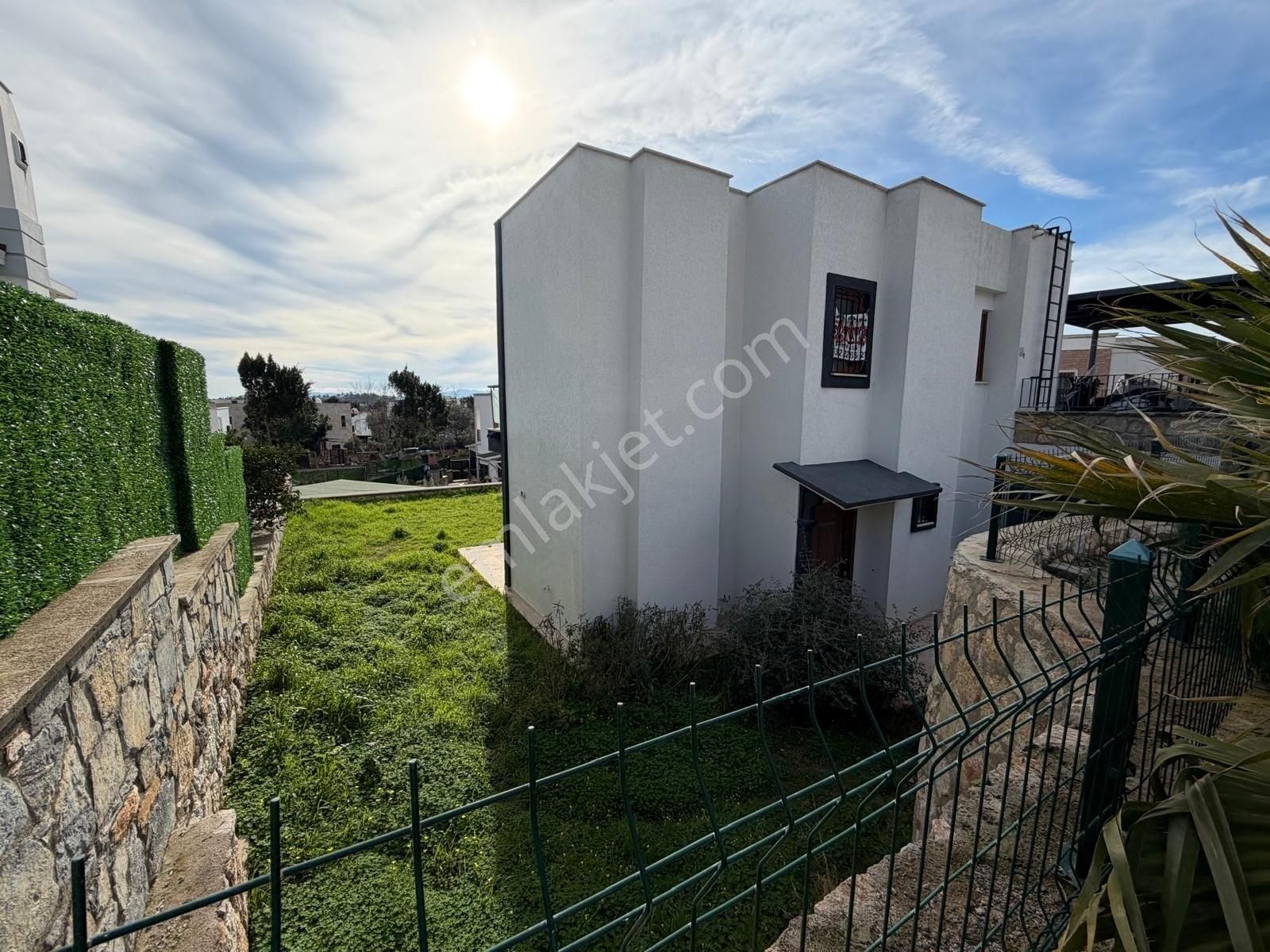 Bodrum Konacık Satılık Doğa Manzaralı 2+1 Müstakil Villa