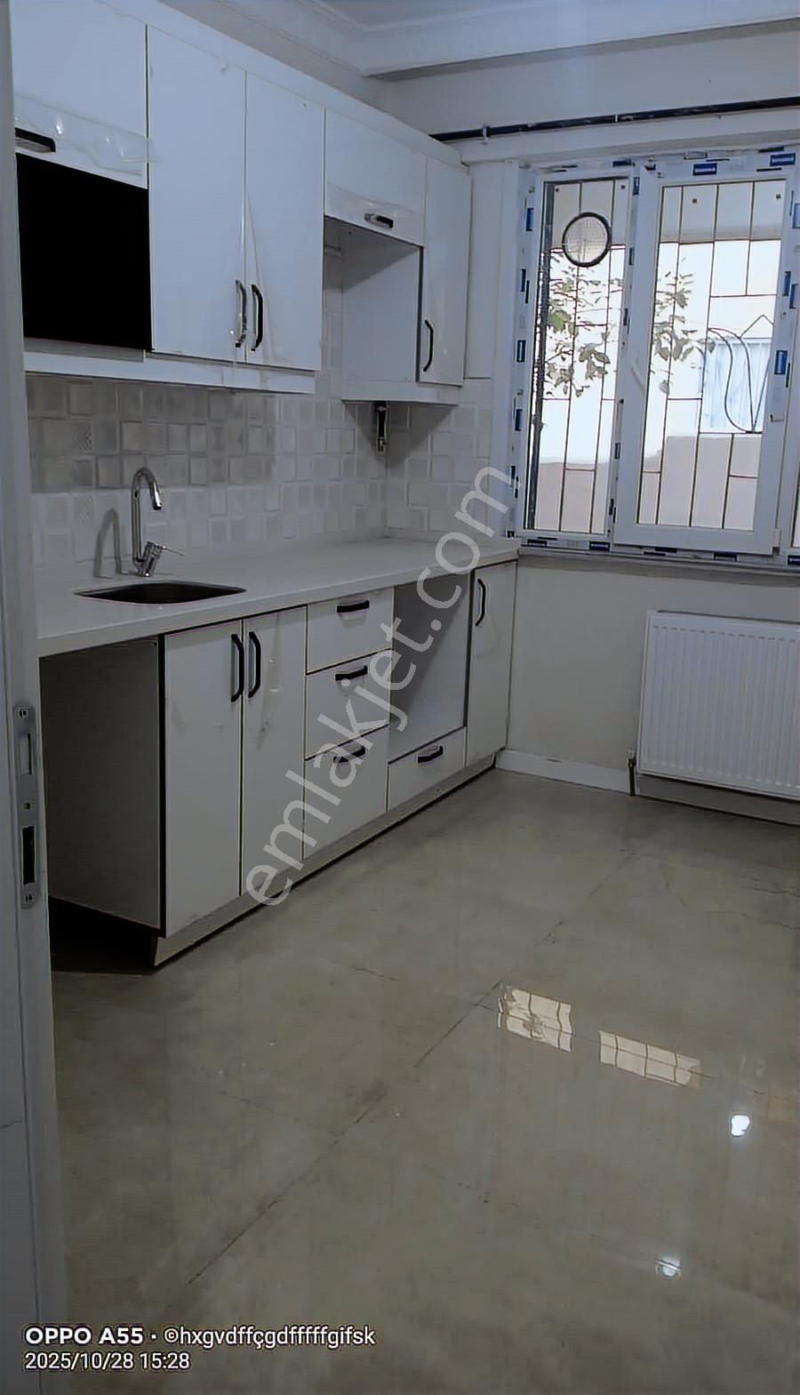 Çayırova Mah Balkonlu Geniş Bahçe Katı Temiz 3+1 Satılık Daire
