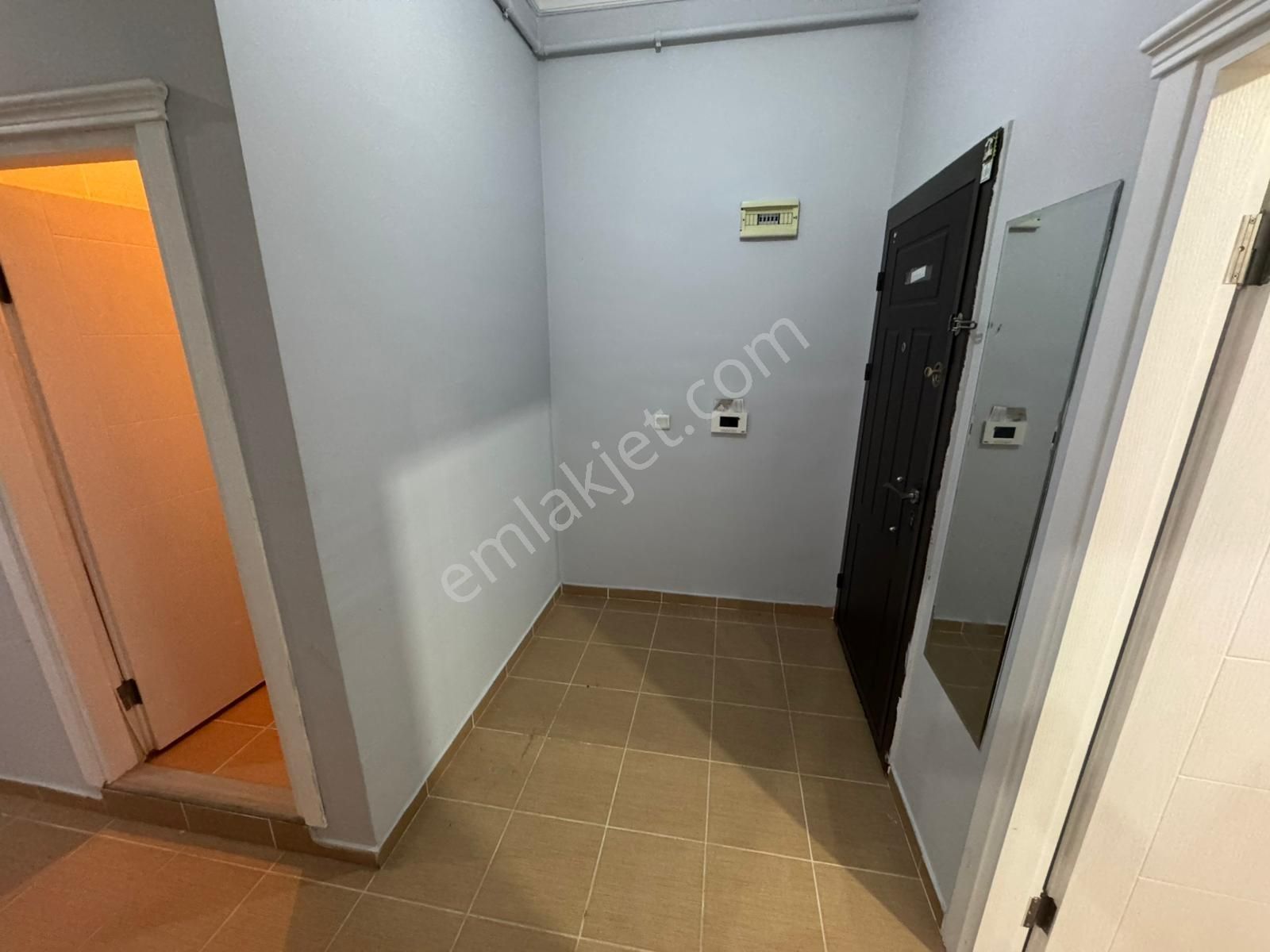 Ahmetyesevi Mah Arakat Temiz Balkonlu 3+1 Kiralık Daire - Görsel 33