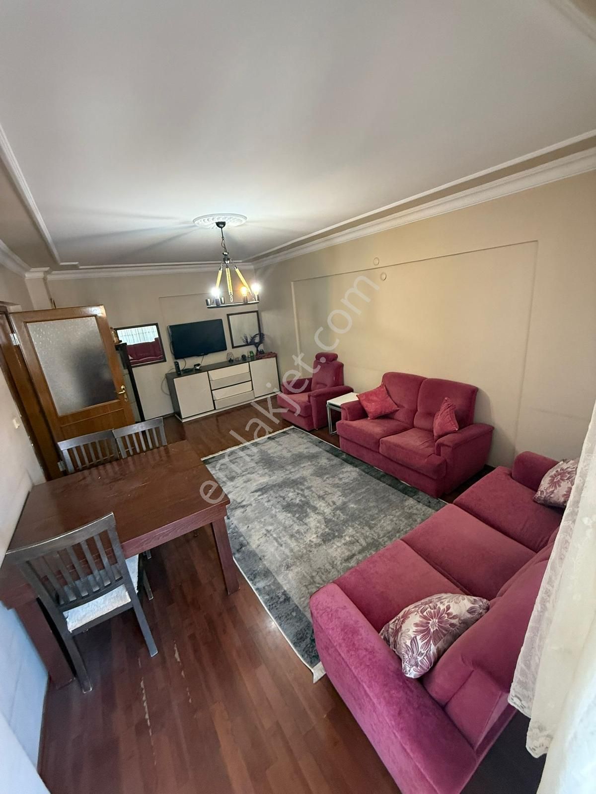 Köşklüçeşmede E-5e Yakın Geniş Satılık 3+1 Daire - Görsel 3