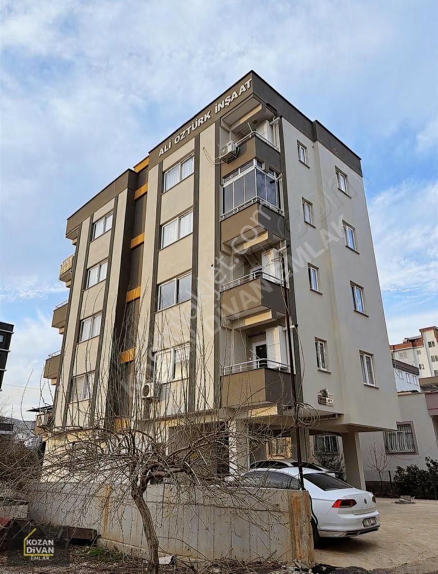 Kozan Divan Emlak'tan Kıtır Fırın Arkasında Eşyalı Satılık 2+1