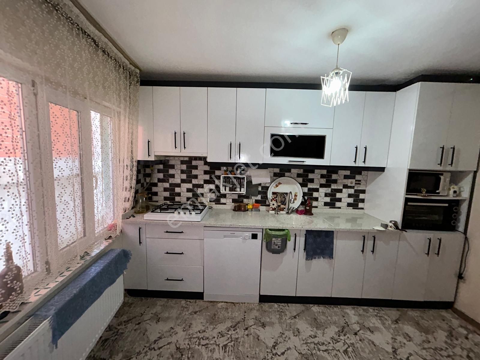 Canyapı'dan Paşa Camiye Yakın 3+1 Satılık Daire - Görsel 4