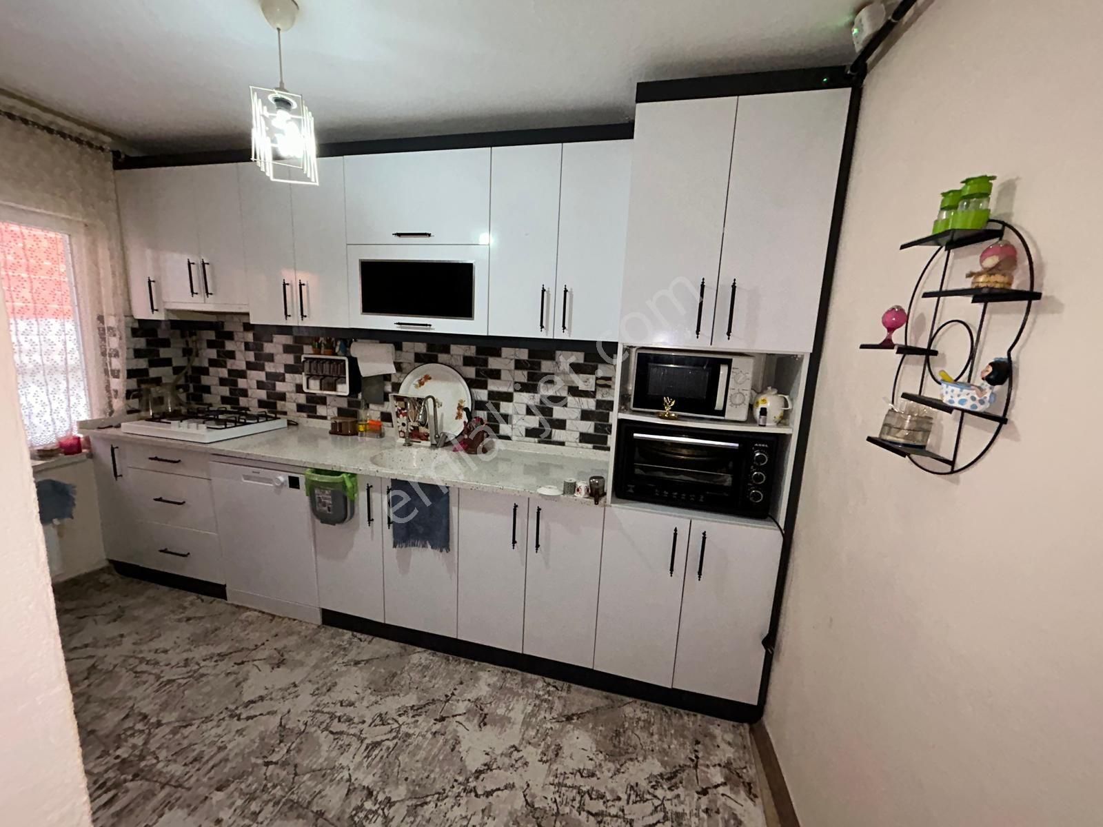 Canyapı'dan Paşa Camiye Yakın 3+1 Satılık Daire - Görsel 3