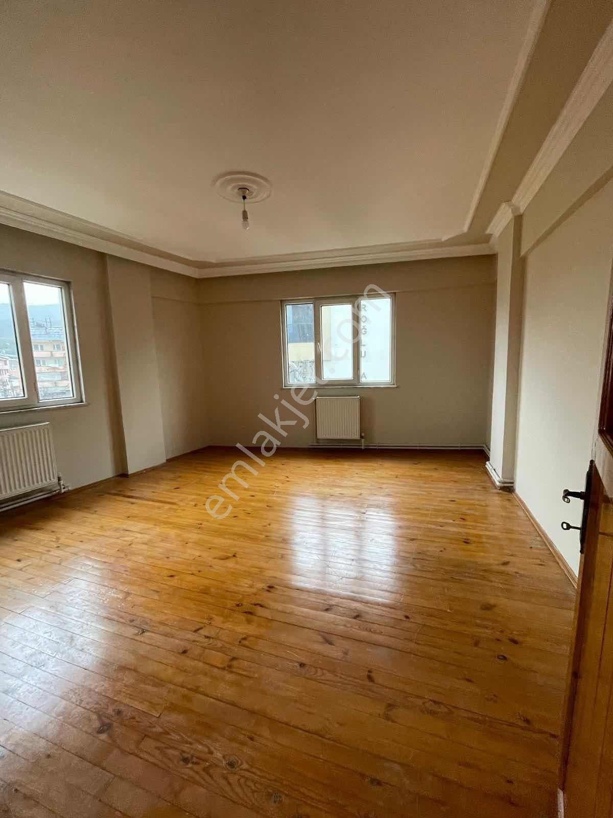 Anka Gm'den Yeniceköy Mah. Çarşı İçi Mevkii Kiralık 165 M2 Daire - Görsel 3