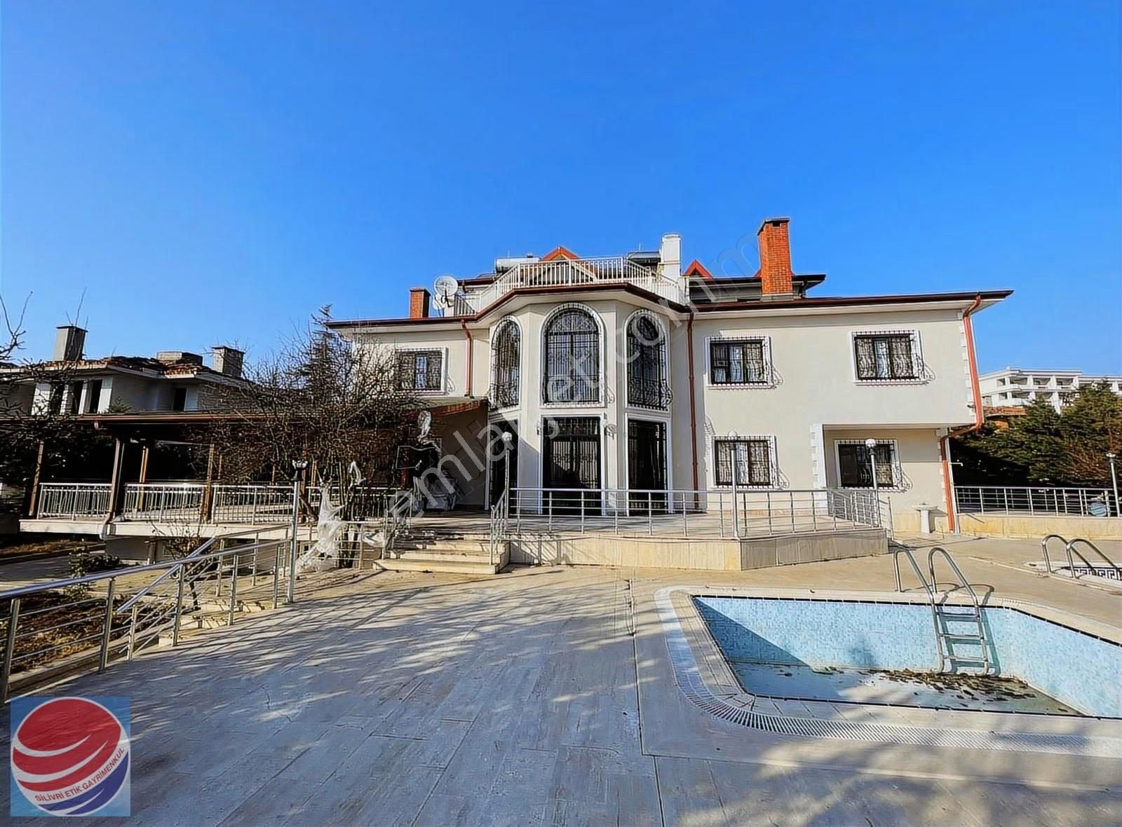 Silivri 2200 M2 Arsa İçerisinde Satılık Lüks Villa - Görsel 22