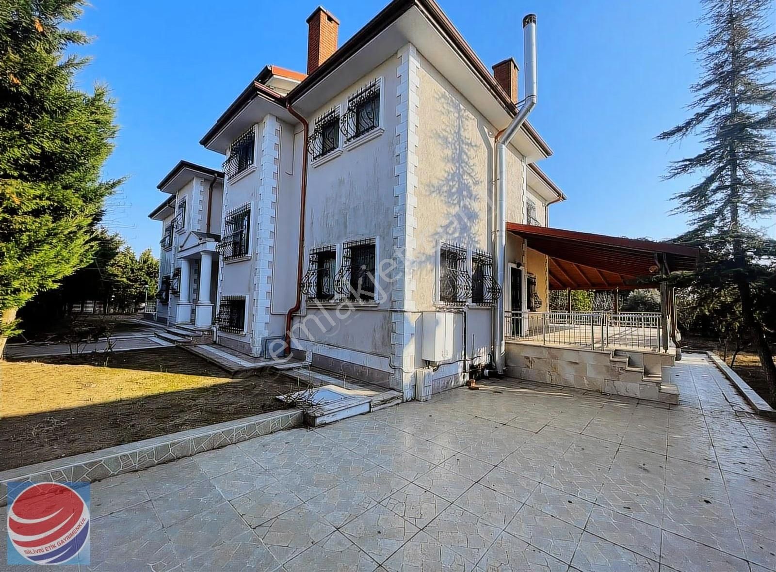 Silivri 2200 M2 Arsa İçerisinde Satılık Lüks Villa - Görsel 6