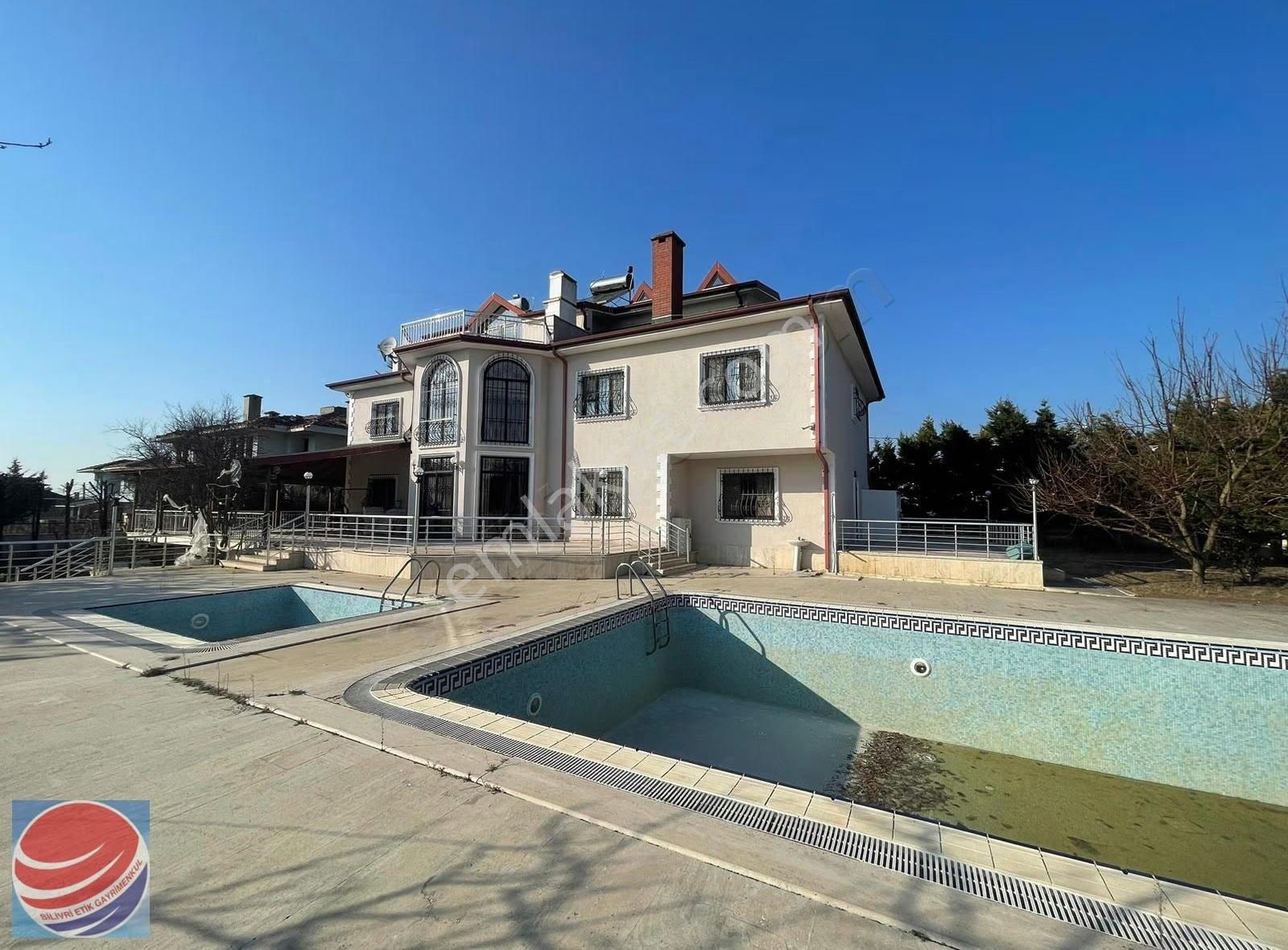 Silivri 2200 M2 Arsa İçerisinde Satılık Lüks Villa - Görsel 24