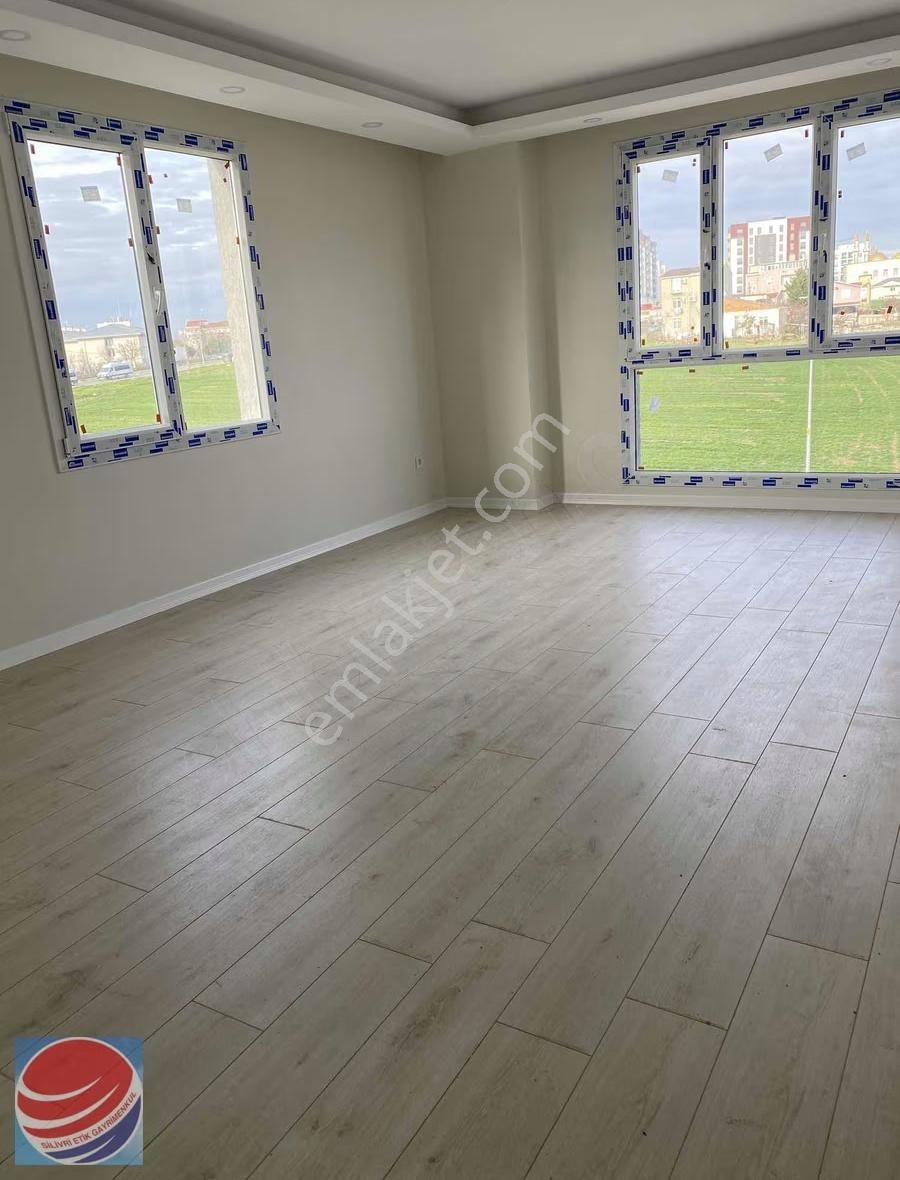 Silivri Yeni Mahallede Moderin Yapısıyla Cadde Üzerinde - Görsel 18