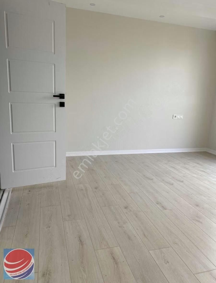 Silivri Yeni Mahallede Moderin Yapısıyla Cadde Üzerinde - Görsel 15