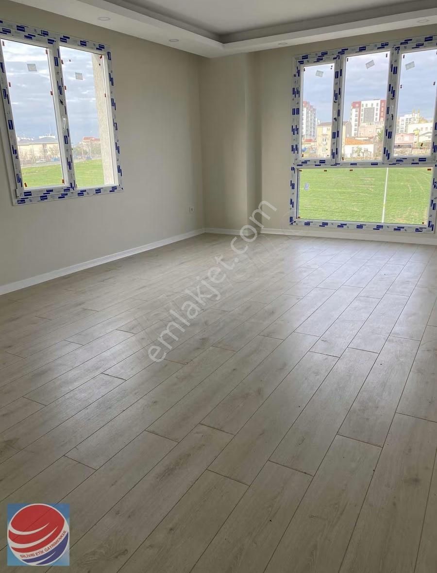 Silivri Yeni Mahallede Moderin Yapısıyla Cadde Üzerinde - Görsel 17