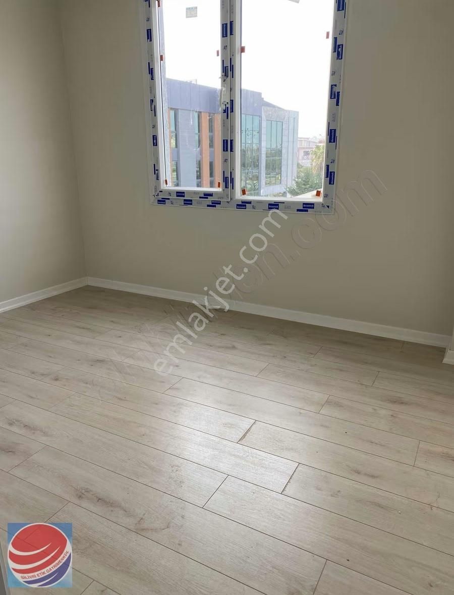 Silivri Yeni Mahallede Moderin Yapısıyla Cadde Üzerinde - Görsel 5