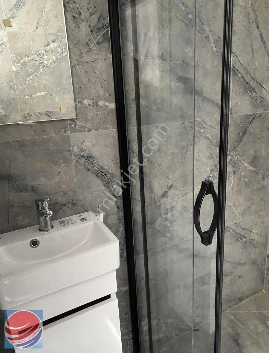 Silivri Yeni Mahallede Moderin Yapısıyla Cadde Üzerinde - Görsel 8