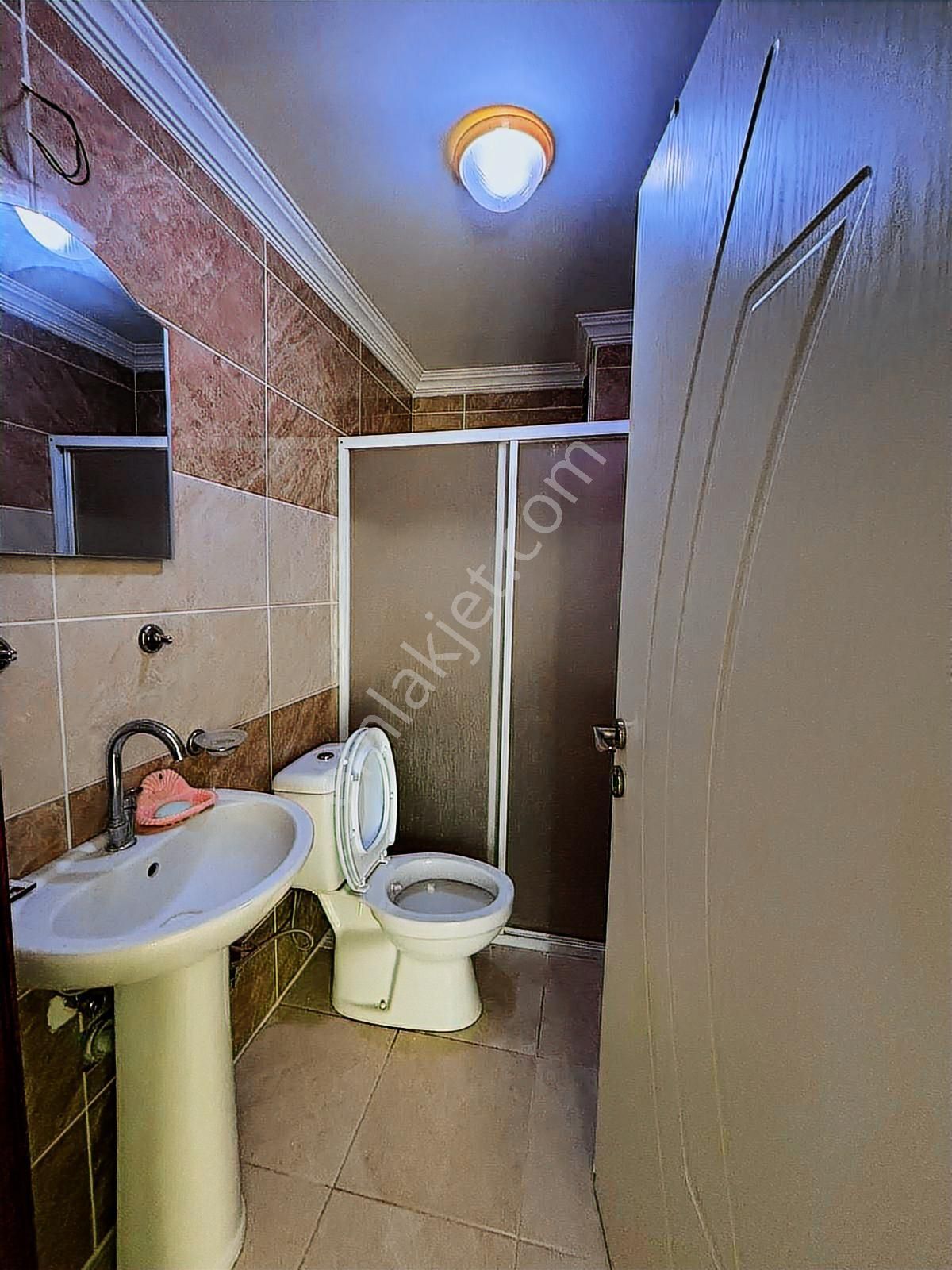 Görüklede 2+1 Eşyalı Arakat Kiralık Daire - Görsel 3