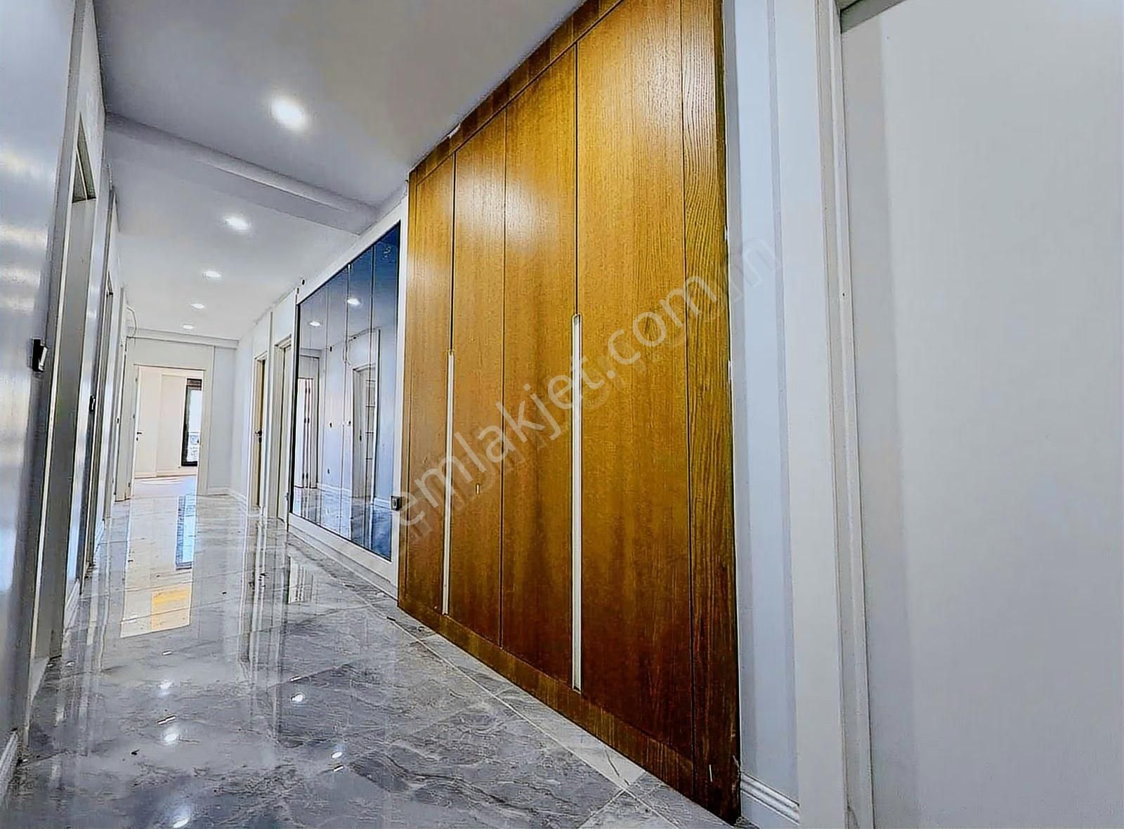 Zamur Towers'ta 3+1 180 M2 Yerden Isıtma Ekstralı Satılık Daire