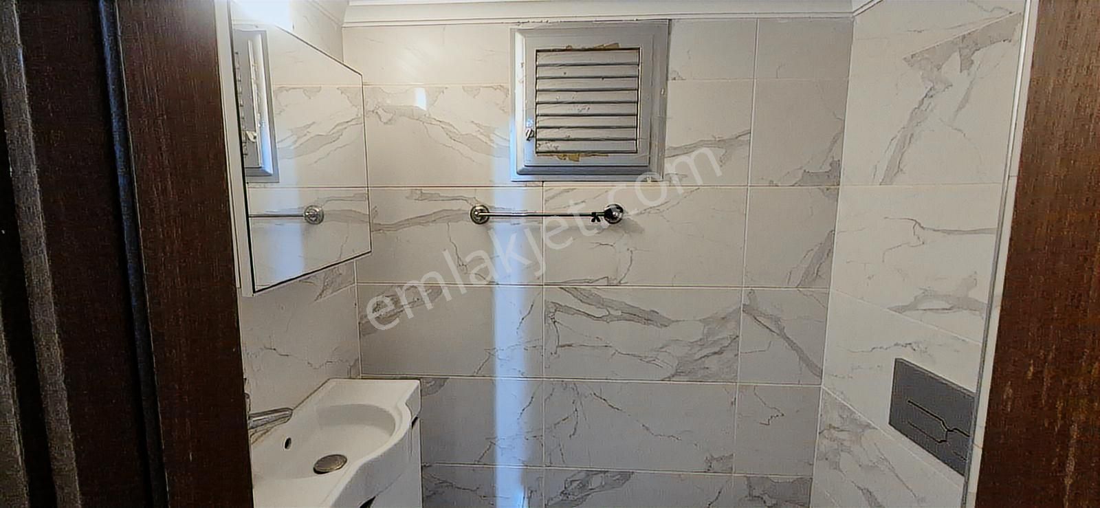 Bahçelievler'de Otoparklı 3+1 Kiralık Daire - Görsel 7