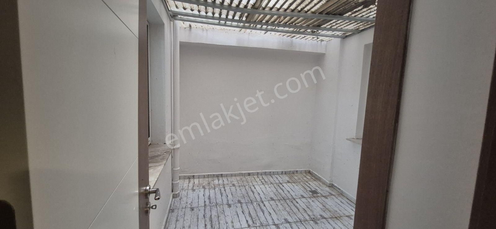 Bahçelievler'de Otoparklı 3+1 Kiralık Daire - Görsel 34