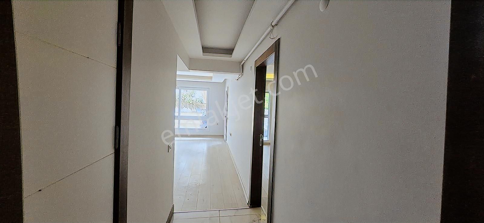 Bahçelievler'de Otoparklı 3+1 Kiralık Daire - Görsel 15