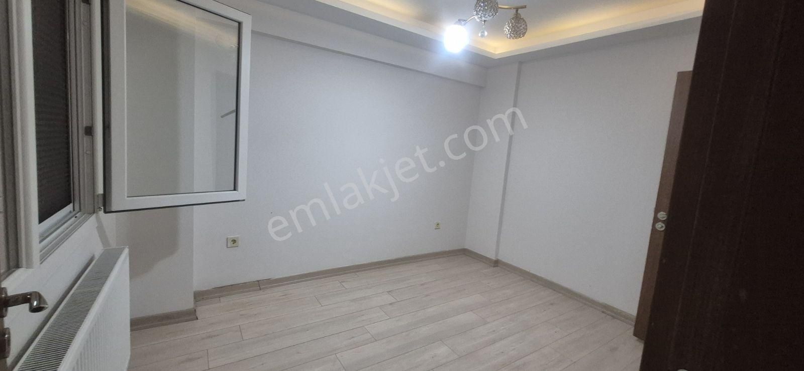 Bahçelievler'de Otoparklı 3+1 Kiralık Daire - Görsel 13