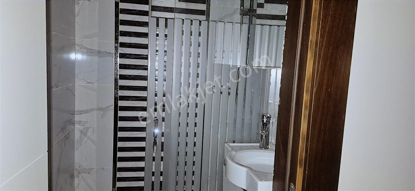 Bahçelievler'de Otoparklı 3+1 Kiralık Daire - Görsel 20