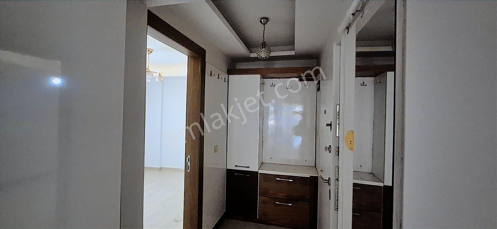 Bahçelievler'de Otoparklı 3+1 Kiralık Daire - Görsel 3