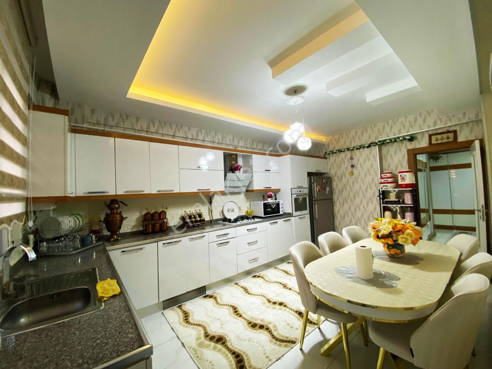 Anemon Otel Civarında, Otogara Yakın Prestijli 3+1 Lüks Daire