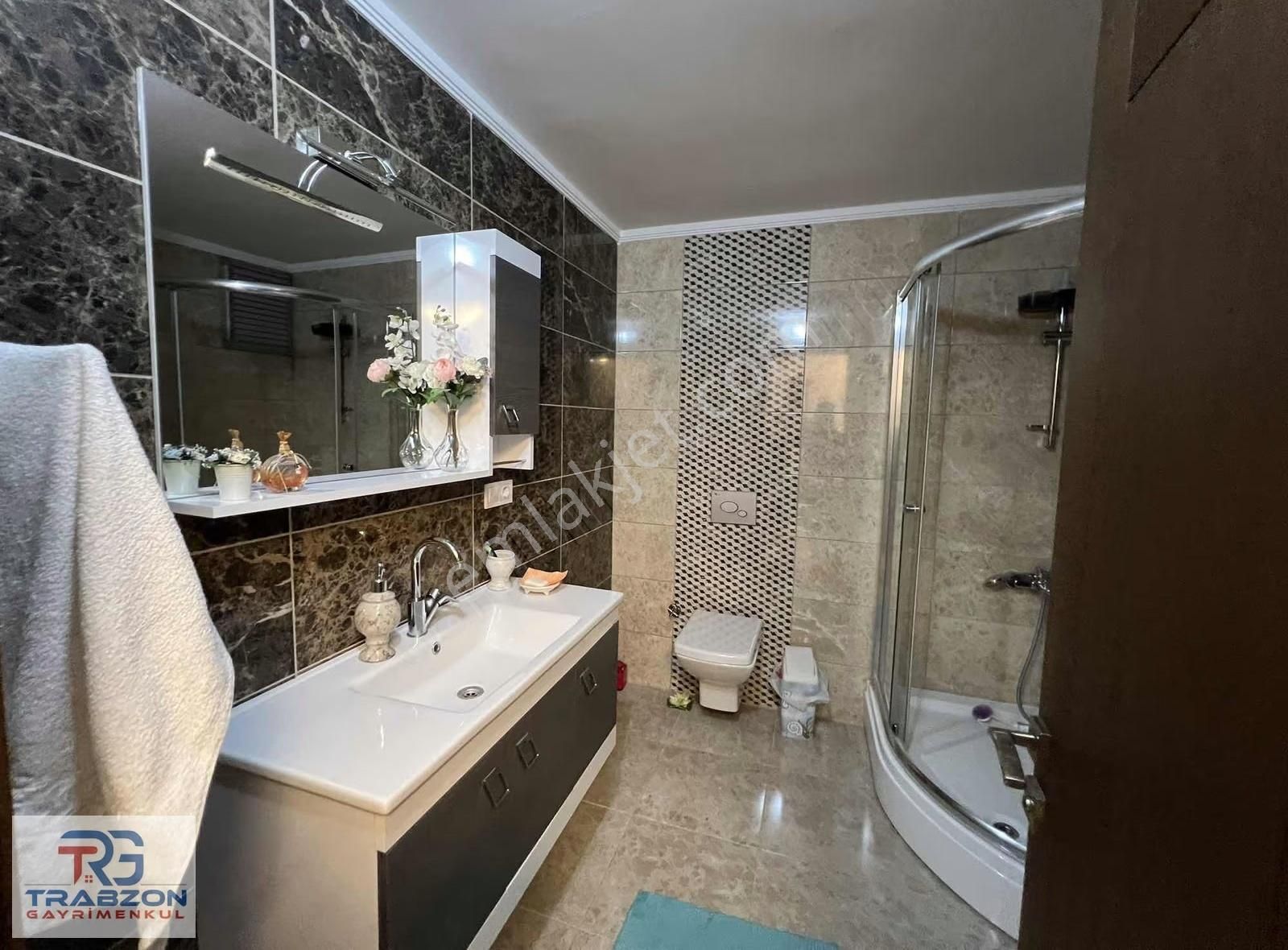 Trabzon Kaşüstü'nde Deniz Manzaralı Lüks 4+1 Daire - Görsel 18