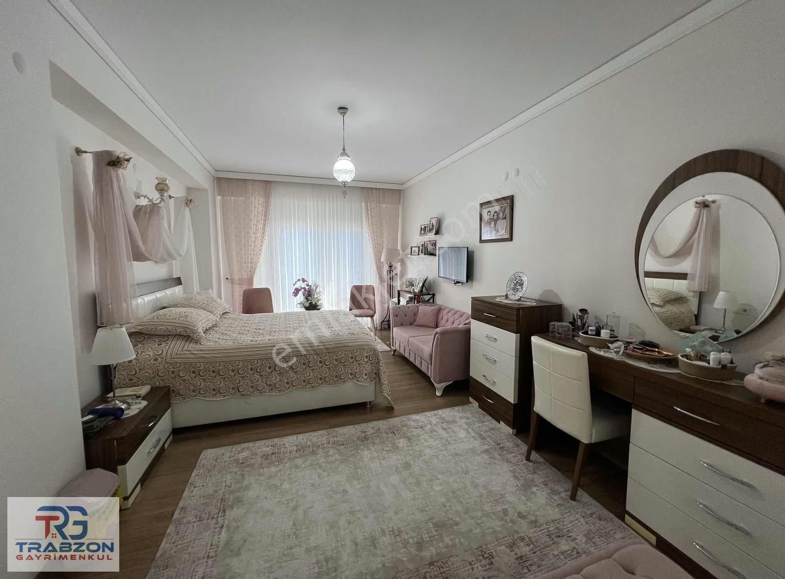 Trabzon Kaşüstü'nde Deniz Manzaralı Lüks 4+1 Daire - Görsel 9