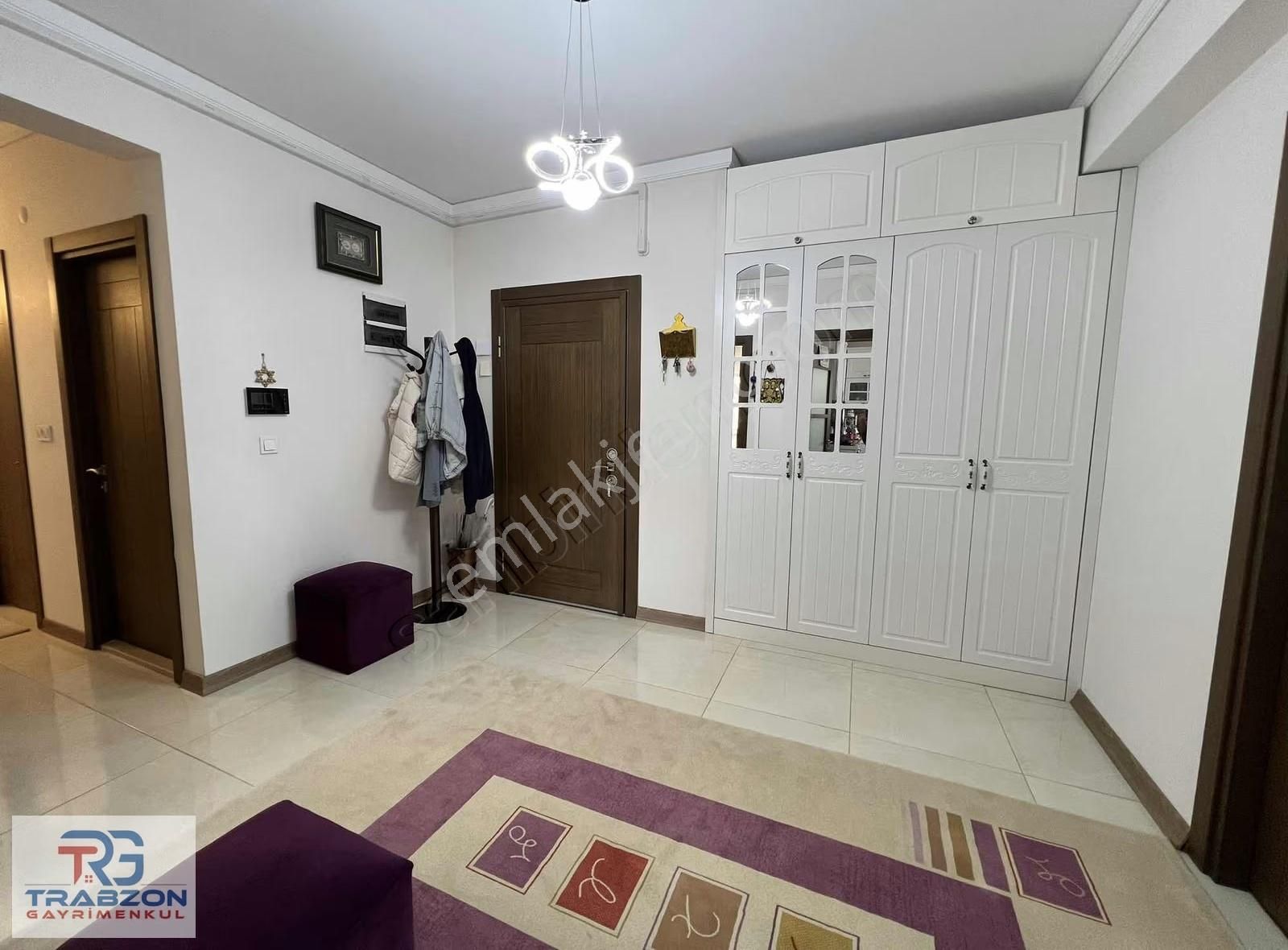 Trabzon Kaşüstü'nde Deniz Manzaralı Lüks 4+1 Daire - Görsel 4