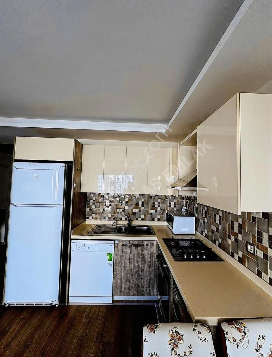 Konyaaltı Nda Denize Yakın Havuzlu Arakat Eşyalı 1+1 - Görsel 9