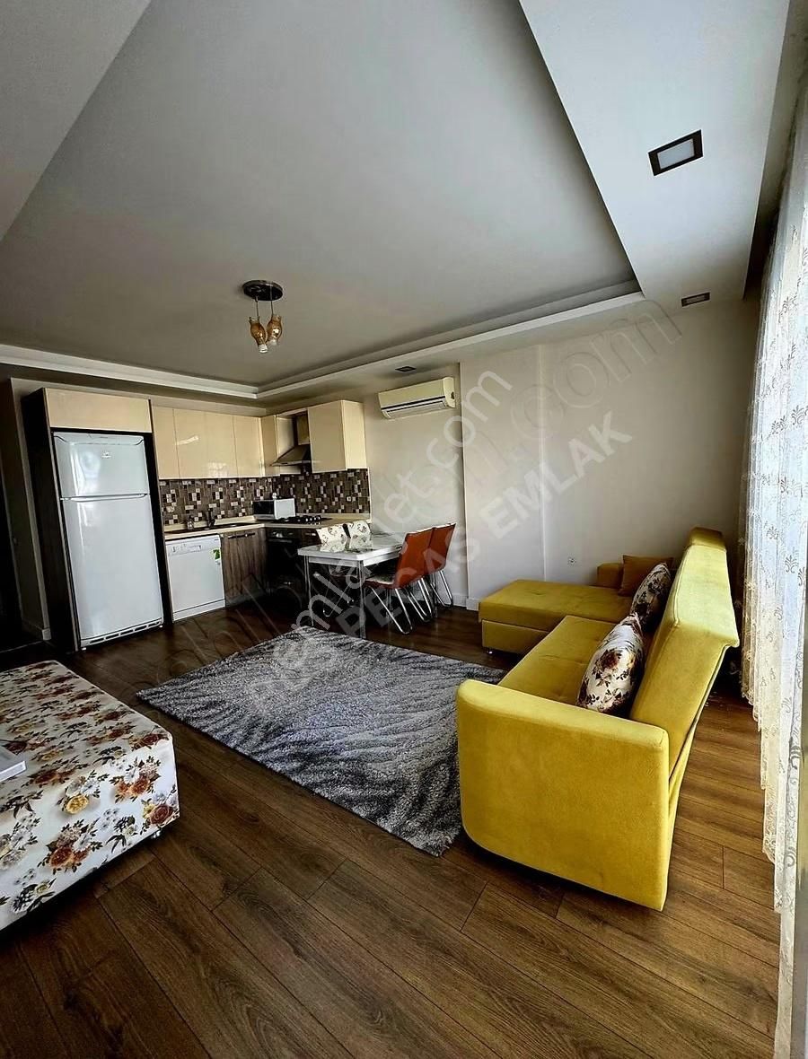 Konyaaltı Nda Denize Yakın Havuzlu Arakat Eşyalı 1+1