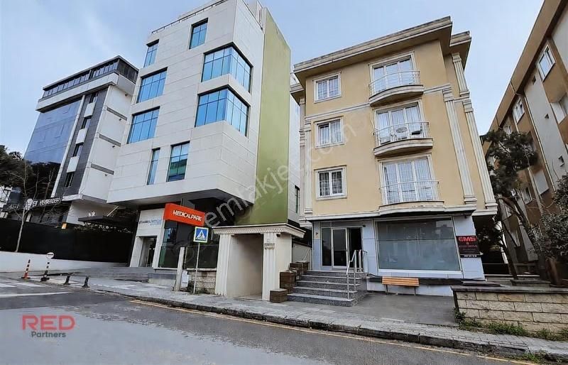 Maltepe Cevizli Satılık Dükkan | Metroya 100 M, Ön Kullanımlı